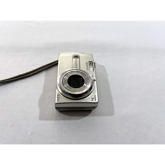 Fujifilm FinePix J50 8.2MP Compact Digital Camera Silver Untested No Battery - Picture 2 of 9